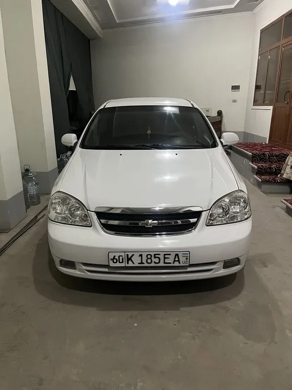 Lacetti 1.8 2 pozitsiya sotiladi