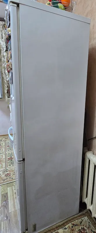 Shoshilinch sotaman! Indesit muzlatgichi 2 Shoshilinch sotaman! Indesit muzlatgichi 2
