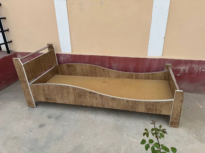 Divan sotiladi 1kishilik