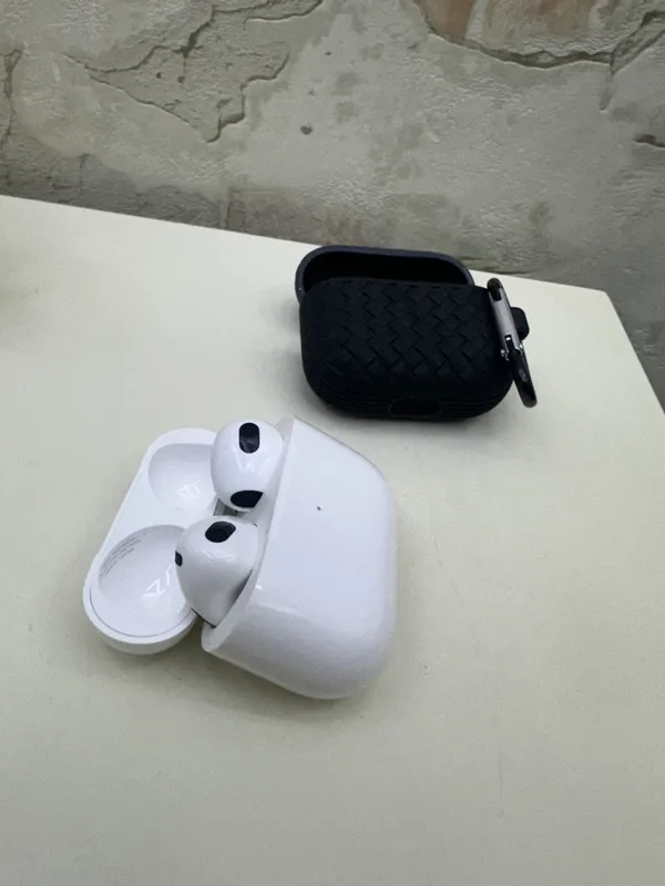 Продаются Apple AirPods 2