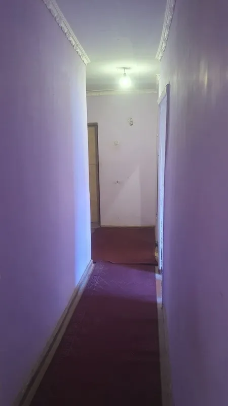 Uy sotiladi. 2 etaj 4 xona. 7