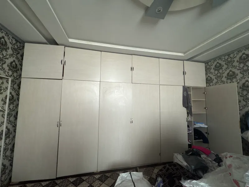 Продается шкаф 1 Продается шкаф 1