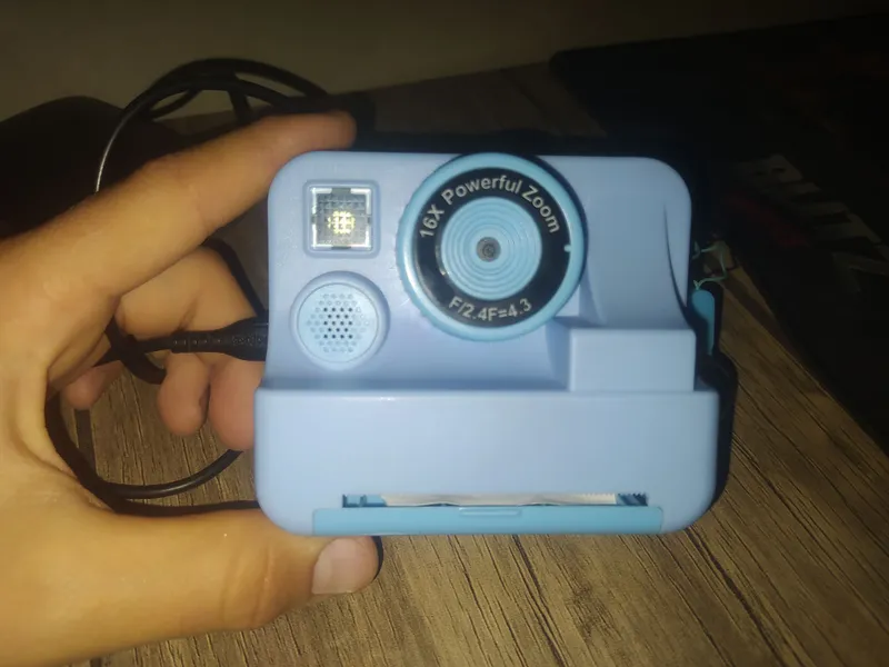 Foto apparat sotiladi