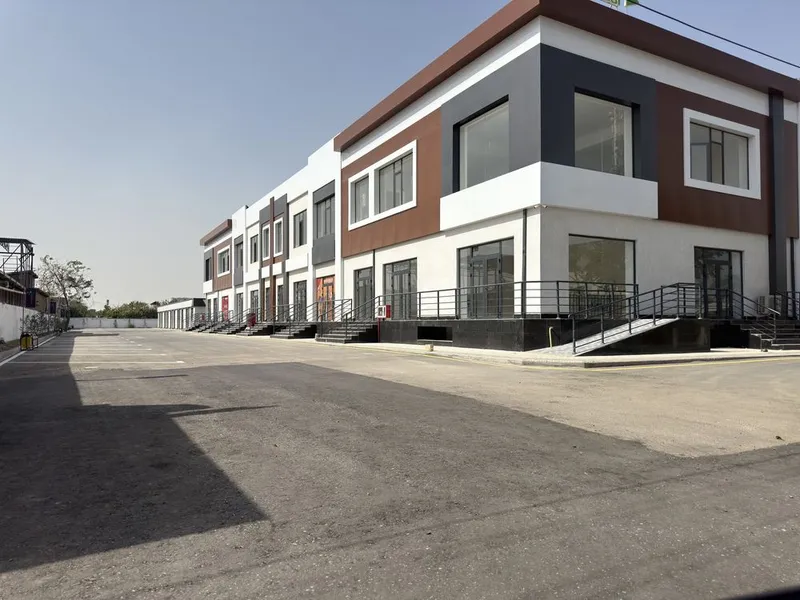 Stroy Bazarda Magazin ijaraga beriladi