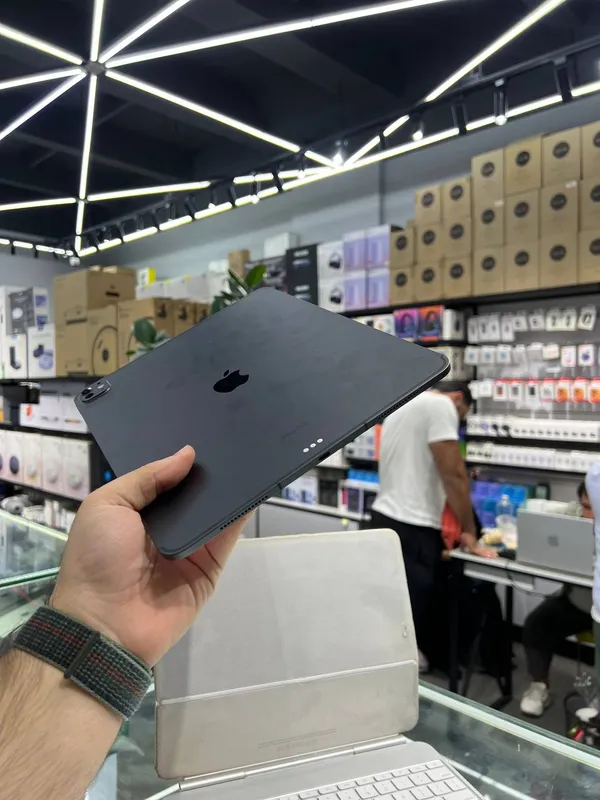 iPad Pro 13 M4 E-Sim 5