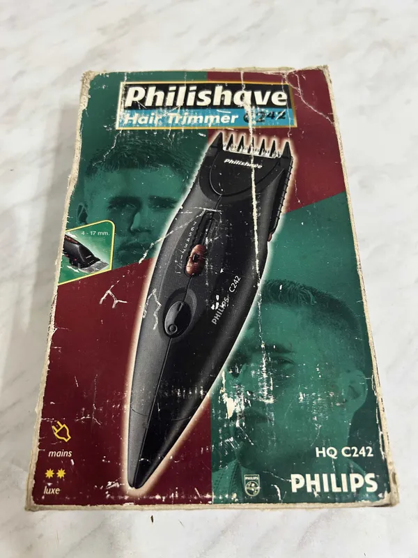 Машинка для стрижки волос | Триммер Philips C242 (продаю на запчасти)