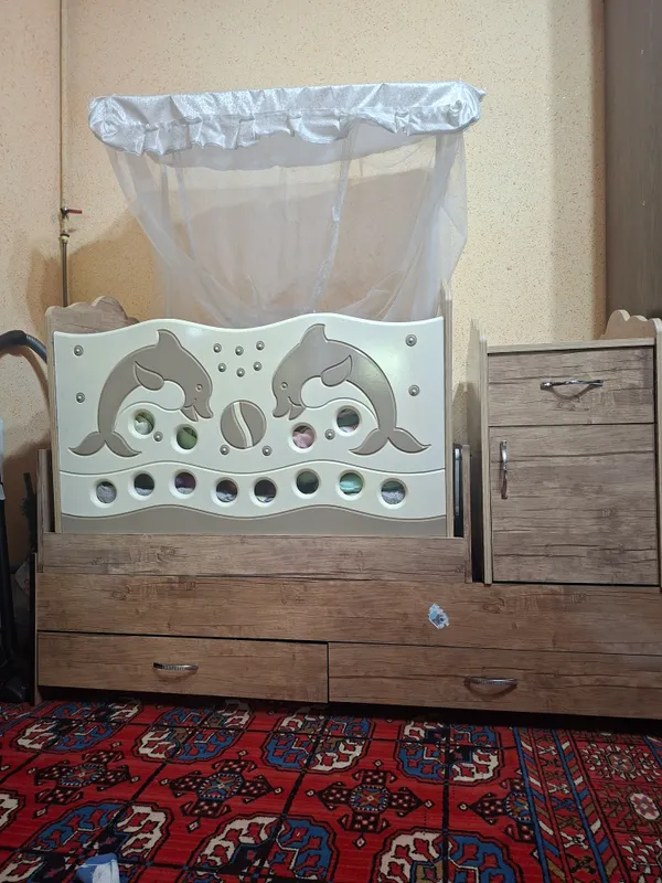 Detskiy yulkali kravot va shkafimi sotaman 1 Detskiy yulkali kravot va shkafimi sotaman 1