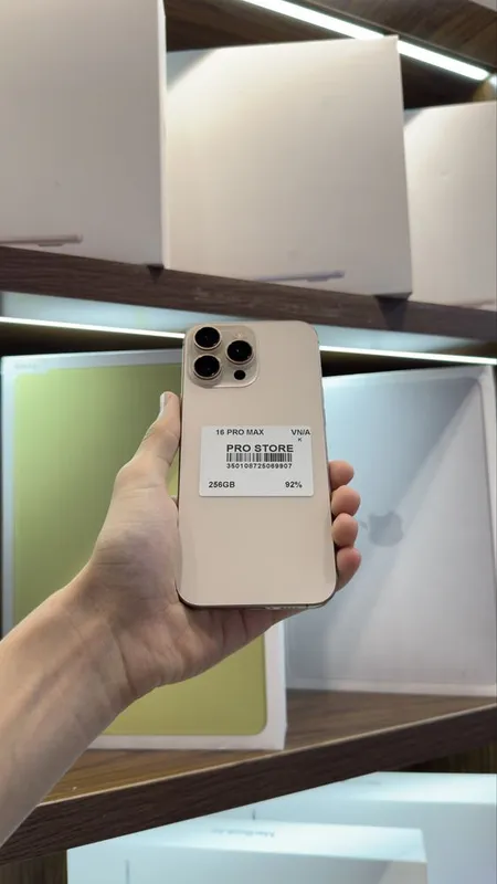 iphone 16 pro max naxtka 1