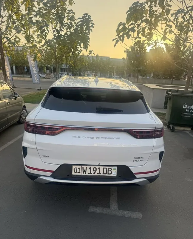 Song Plus гибрид за 3200 долларов 4
