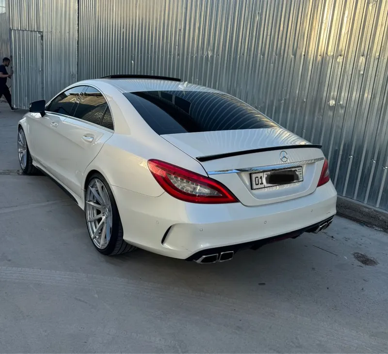 Mercedes CLS w218 banan 6.3 bodykit 2
