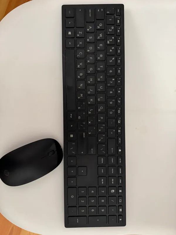 HP simsiz klaviatura va sichqoncha HP simsiz klaviatura va sichqoncha