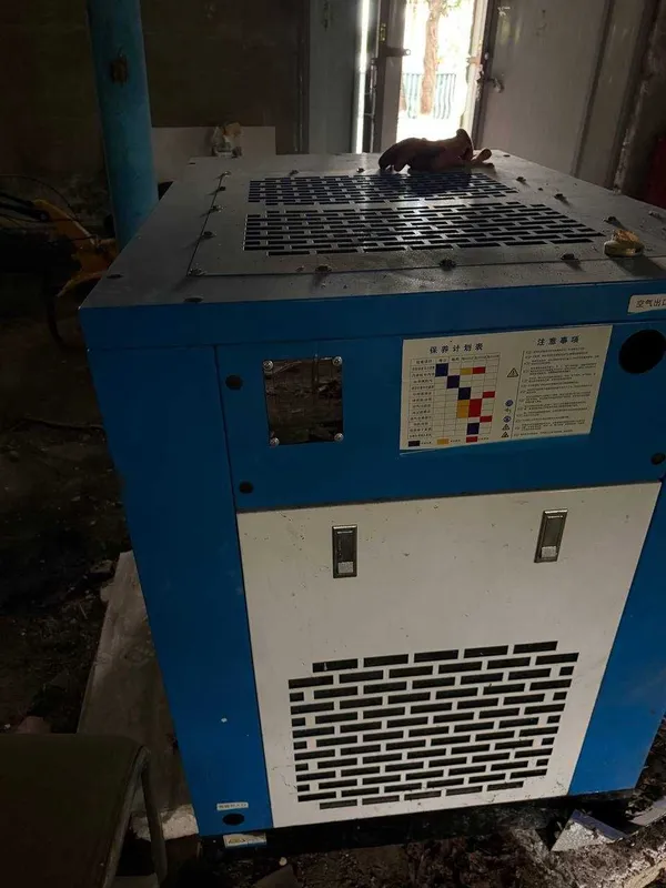 15 HP vintli kompressor + havo quritgich + 500L resiver 3 15 HP vintli kompressor + havo quritgich + 500L resiver 3