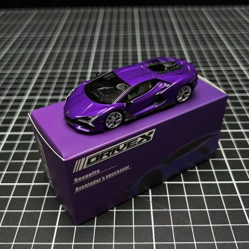 Lamborghini Revuelto машинки 1:64 / Коллекционное 1