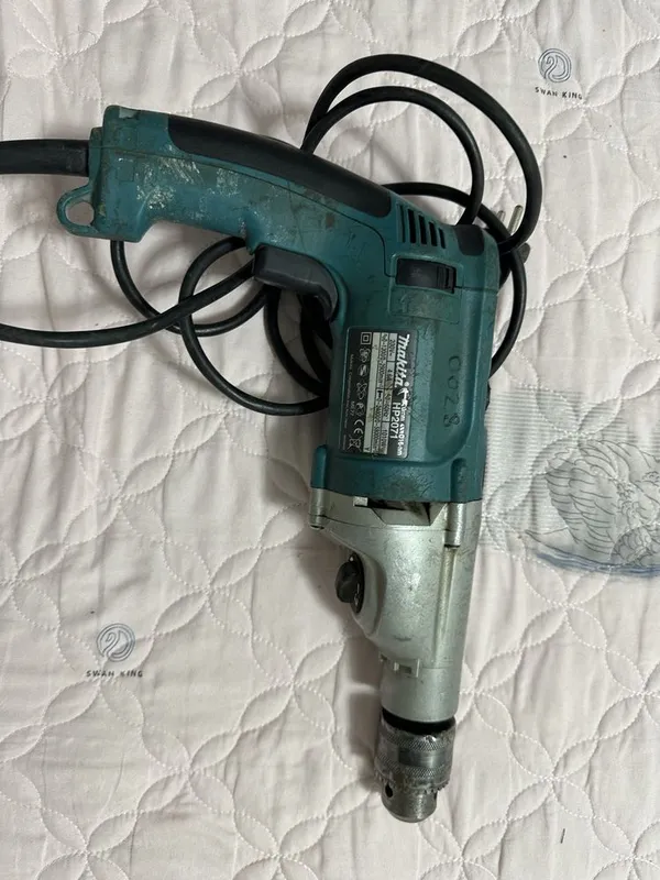 Двухскоростная ударная дрель с подсветкой Makita HP2071F