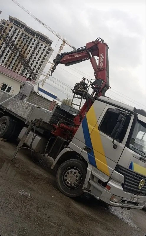 actros manipulyator robot 9 tonnalik moshinani yili 2000 yil 1