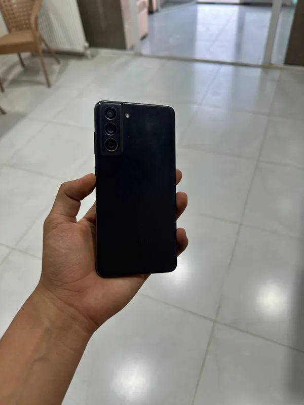 Samsung s21 FE 5g Aybi yo'q — фото 2