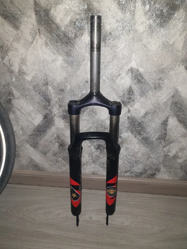 Velosiped uchun vilka, amortizator sotiladi 1 Velosiped uchun vilka, amortizator sotiladi 1