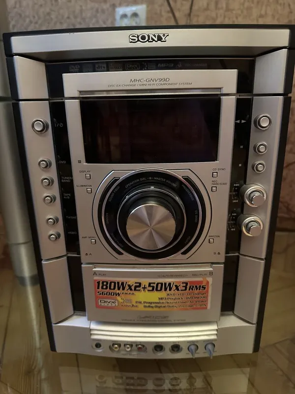 Музыкальный центр Sony 2 Музыкальный центр Sony 2