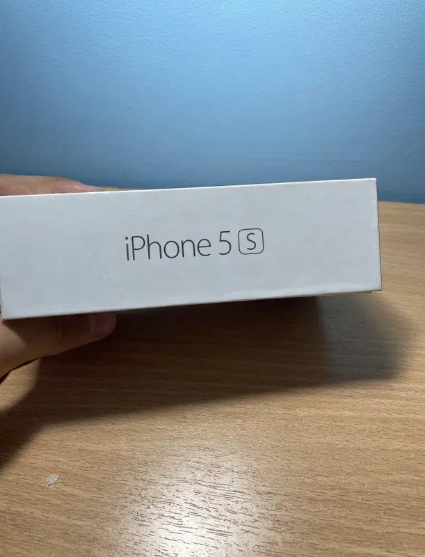 Коробка от iPhone 5S, телефона нет, только коробка 2 Коробка от iPhone 5S, телефона нет, только коробка 2