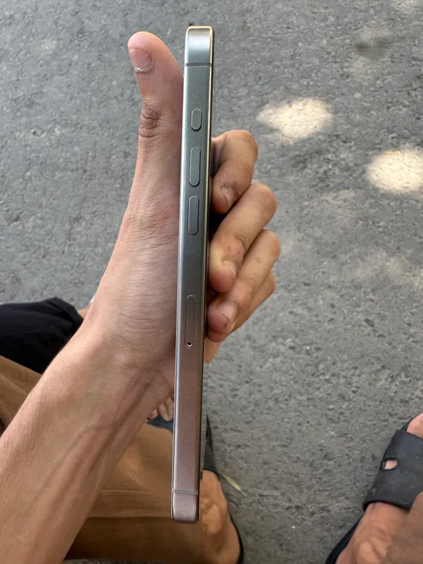 Iphone 15 Pro Max 6