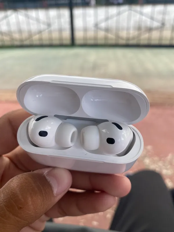 AirPods Pro — фото 2 AirPods Pro — фото 2