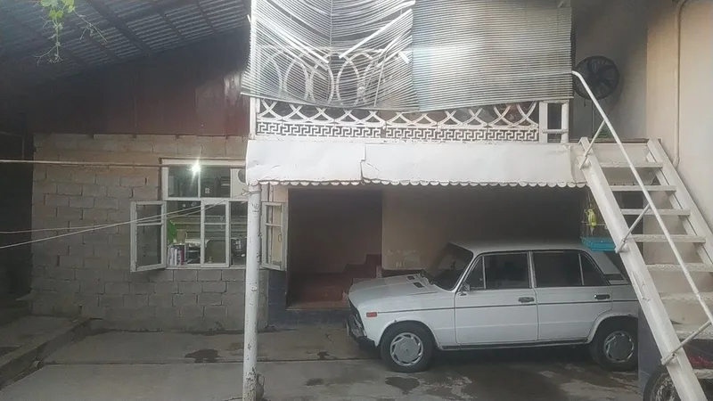 Hovli sotiladi 8 sotix 4 Hovli sotiladi 8 sotix 4