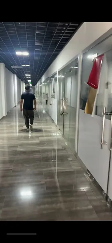 Магазин Бухоро савдо мажмуаси эски крити тиллочилар томони олд томонид — фото 1