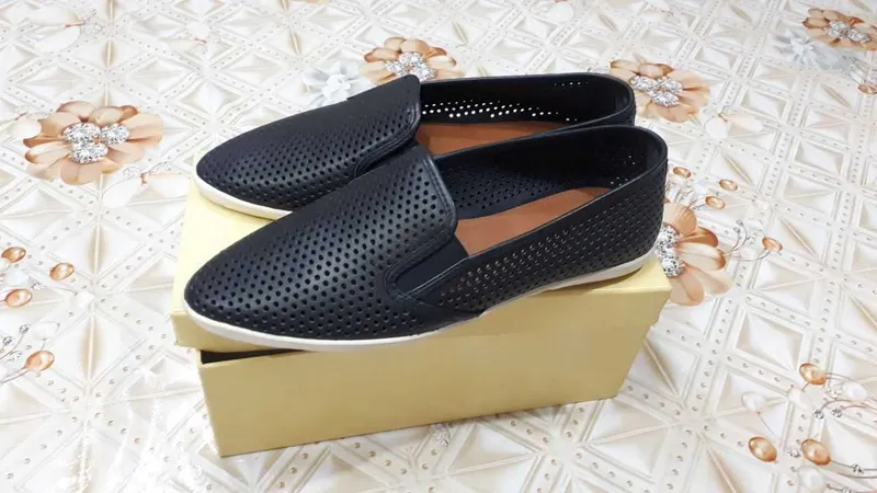 СРОЧНО ПРОДАЮТСЯ Кожаные женские мокасины фирмы Tory Burch