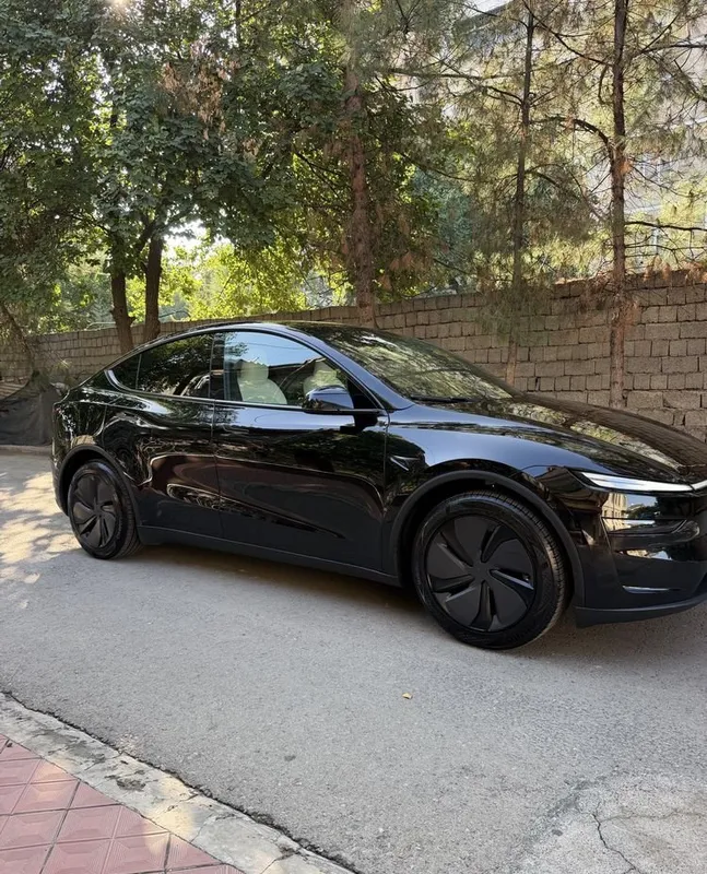 Tesla Model Y Juniper RWD Premium 2026-26 4 Tesla Model Y Juniper RWD Premium 2026-26 4