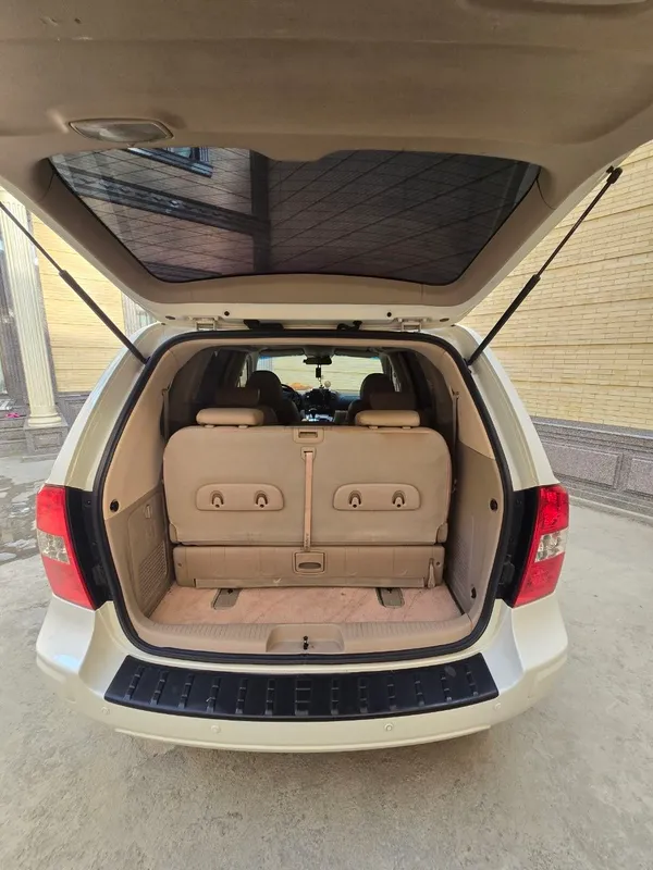 Kia carnival 5