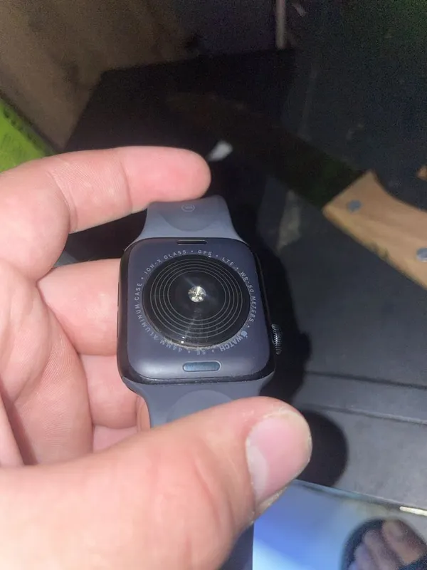 Apple watch Se batarey 100% 3 Apple watch Se batarey 100% 3