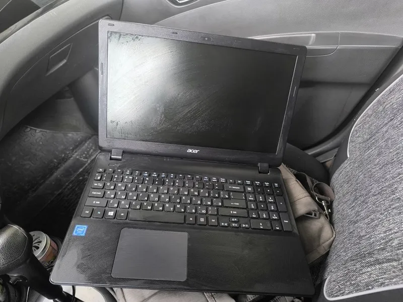 Notebook Acer sotiladi 8/256 GB Intel