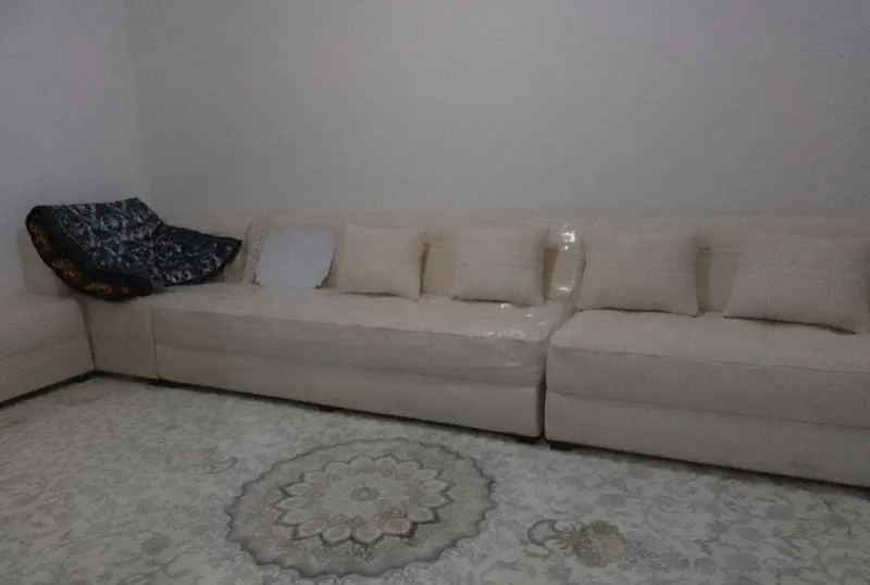 Ugalok divan sotiladi