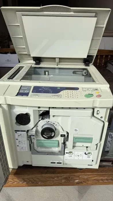 как новый ризограф Riso Rz 570 для бизнеса Riso risograf sotiladi