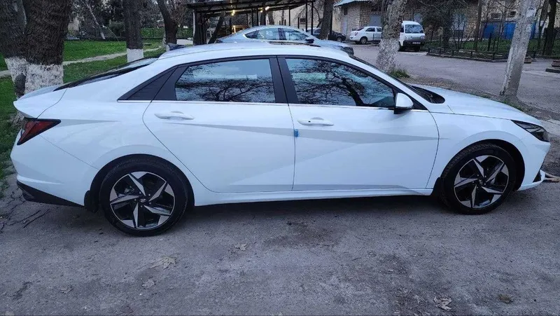 Hyundai Elantra. Белая ласточка с небольшим пробегом — фото 3 Hyundai Elantra. Белая ласточка с небольшим пробегом — фото 3