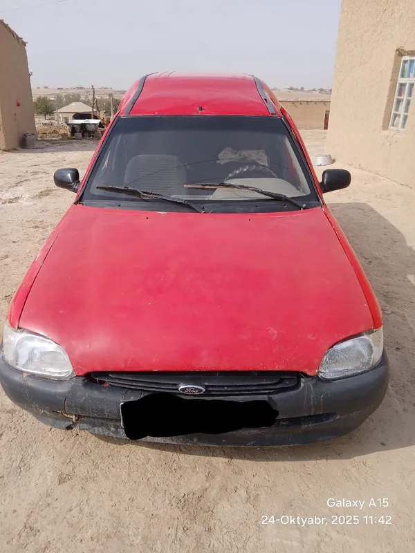 Ford eskord holati urta
