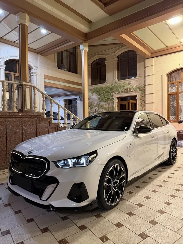 BMW i5edrive M40L 3 BMW i5edrive M40L 3