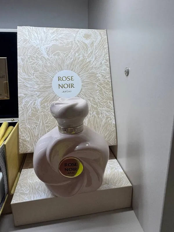 Rose Noir parfume — фото 2