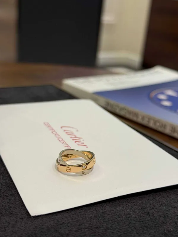 Cartier Love olmosli uzugi, pushti/oq oltin 1 Cartier Love olmosli uzugi, pushti/oq oltin 1