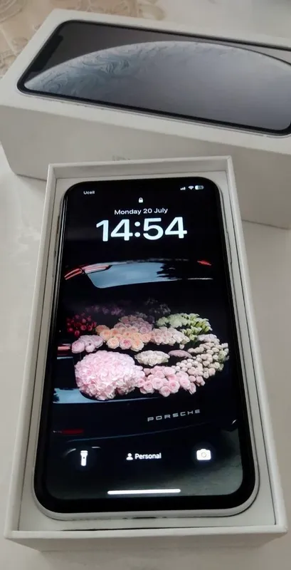 iPhone XR Срочно продаётся! 2 iPhone XR Срочно продаётся! 2