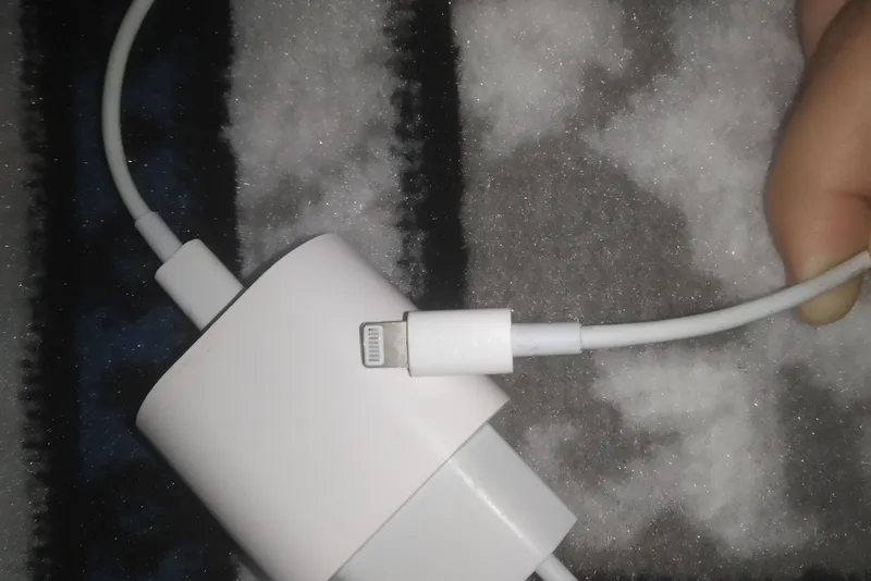 iPhone zaryadka holati ideal 3