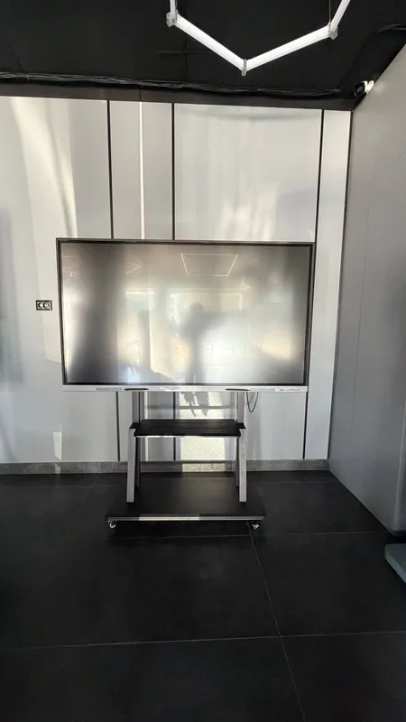 Intouch smart doska (65 dyum) 2 Intouch smart doska (65 dyum) 2