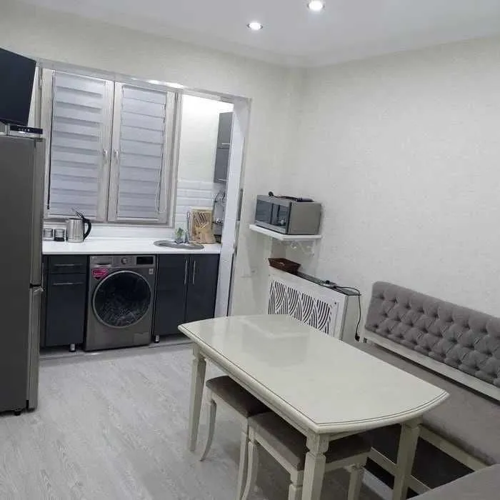 СДАЕТСЯ СЕМЬЯМ ЕВРОДВУШКА! 70м2| Чорсу базар 374* — фото 2