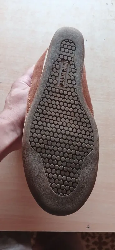 Nine West ko‘prik nomlanishi 4 Nine West ko‘prik nomlanishi 4