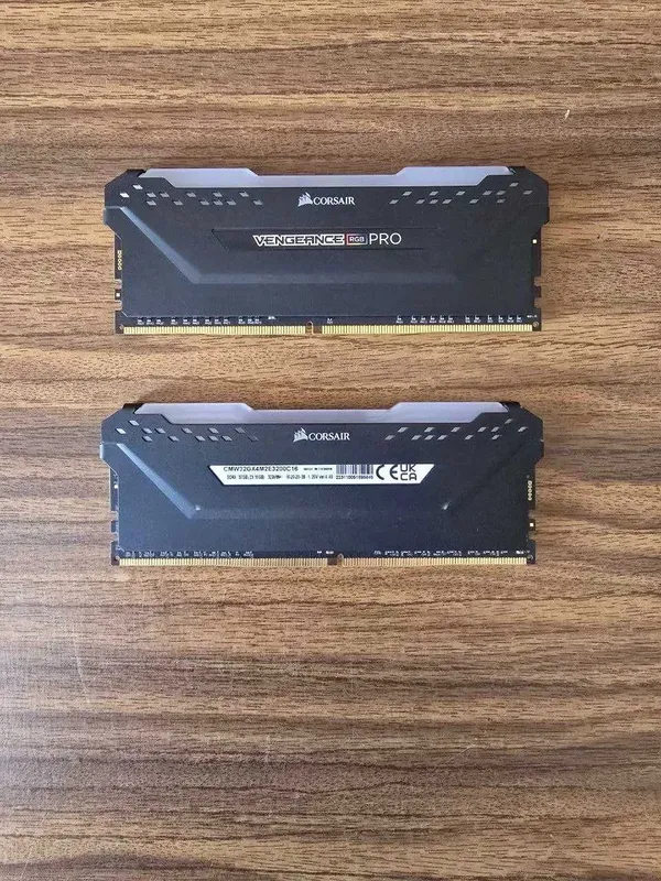 Оперативная память Corsair Vengeance RGB Pro 32GB (2x16GB) 3200MHz — фото 1