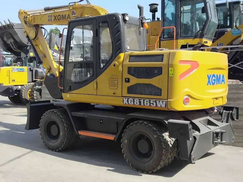 Колёсный экскаватор XGMA XG8165W (с опорными лапами)