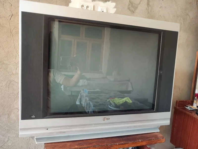 Televizor 72/21 Panasonic mafon va tunner uzdigatal — фото 1