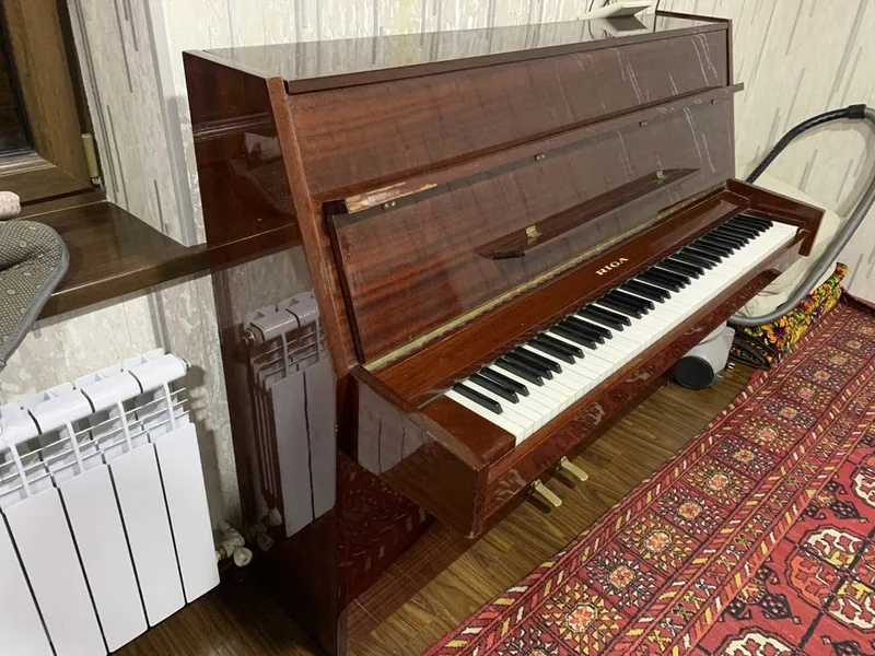 пианина RIGA (Рига) сотилади холати яхши хамма клавишла ишлиди