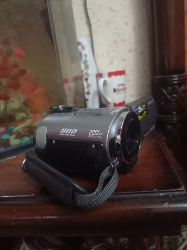 Sony video camera sotiladi