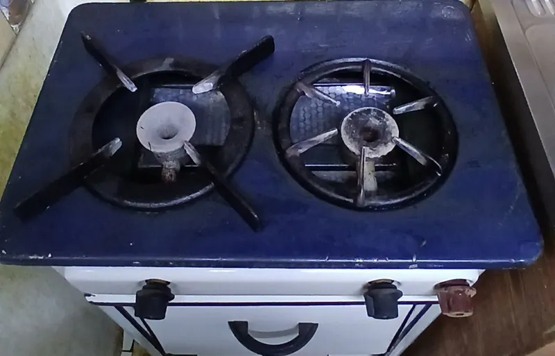 Gaz plitasi va zanglamaydigan po‘latdan yasalgan rakovina 3